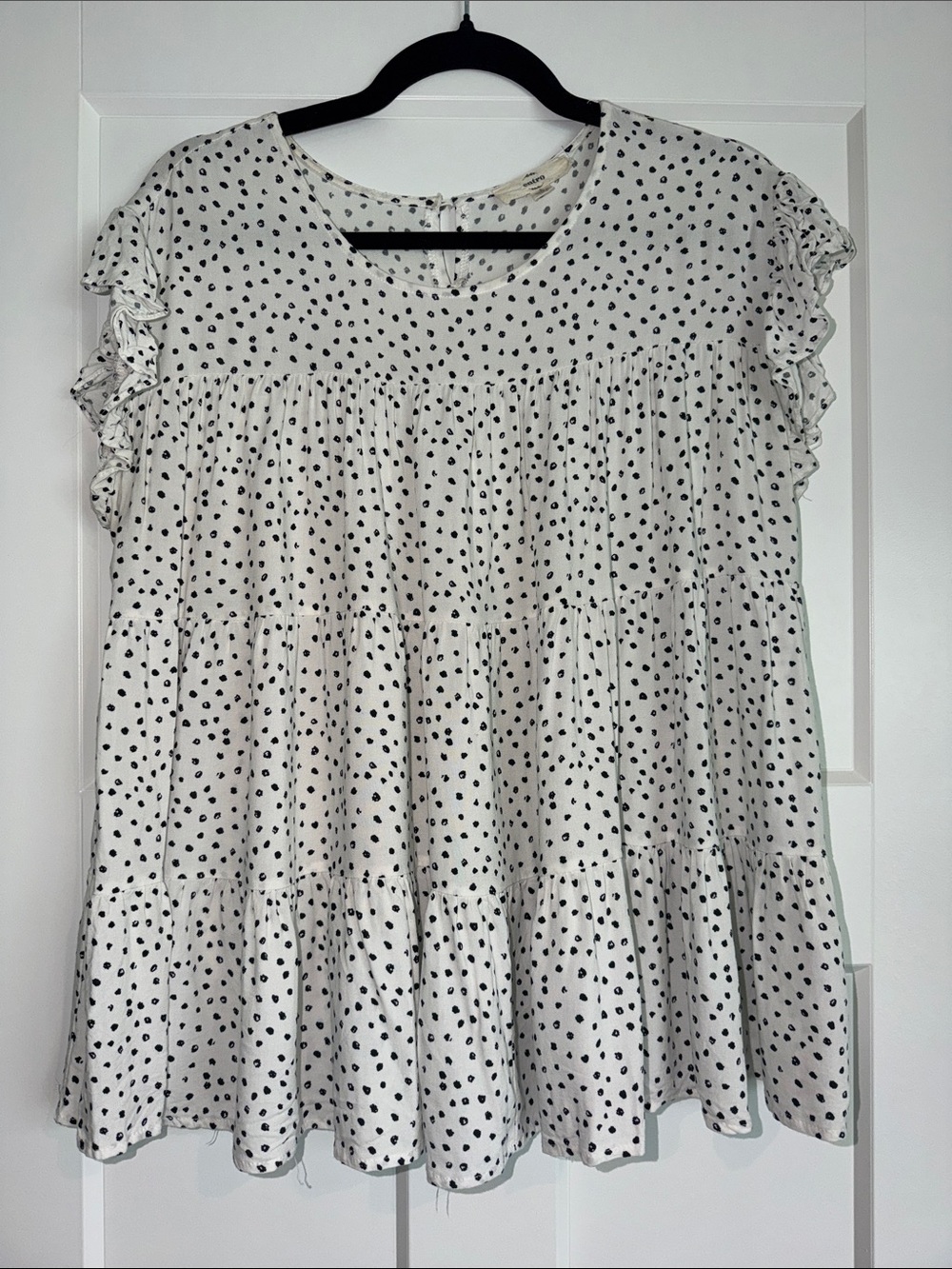 Entro Women's White Polka Dot Ruffle Sleeve Top